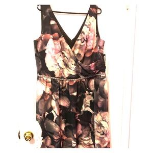 Lovely flowery long evening gown.